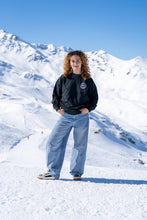 Load image into Gallery viewer, Pull Unisexe noir délavé "NEON GRIS"